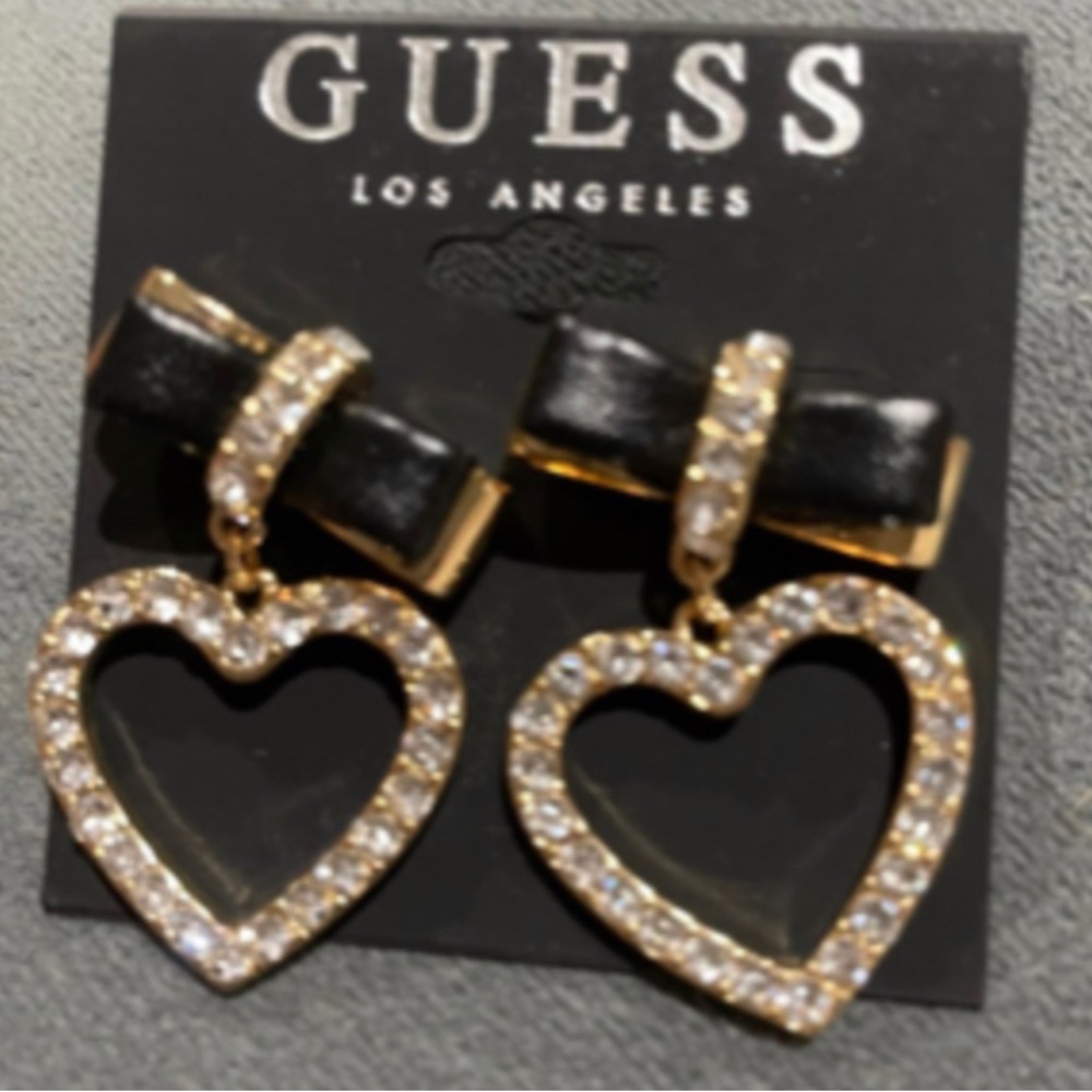 NWT Guess Drop Heart Earrings Logo heart button no tag, only earrings